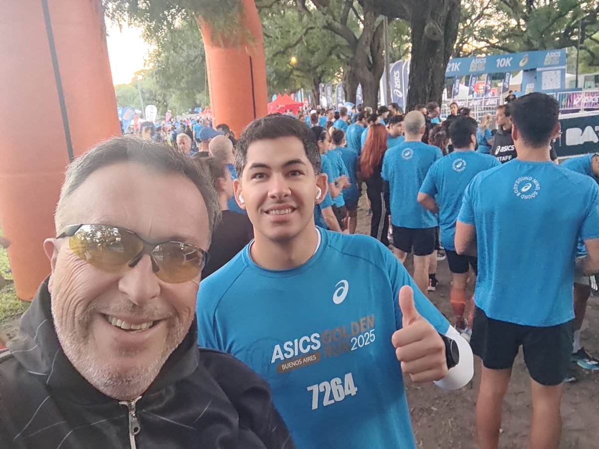 FacuConta's tweet photo. #asicsgoldenrun @GuillermoSardi https://t.co/Em7eIZhnl9