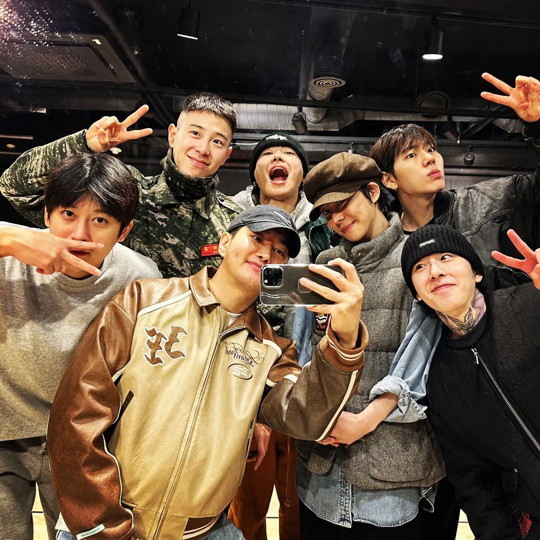 to_Fu93's tweet photo. 私の大好きなお兄ちゃんたち14周年おめでとうございます!!!
今年カムバするんだよね??ね?ピオちゃん?言ったもんね?
いつまででも待ちますけども?!
早いお帰りをお待ちしております😌
#벌들의_열네번째_비행
#14YearsWithBlockB
#14YearsOnTheBlock https://t.co/nE1bfwBpHs