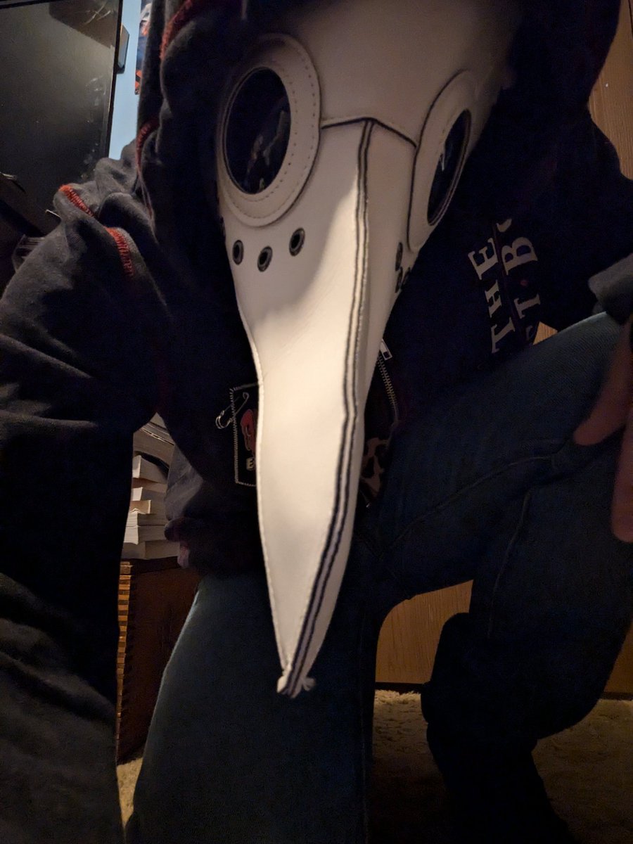 ScourgeOfPain's tweet photo. Intro!

You can call me Corvus (for now?)
I'm 23, NB (AMAB), pan, and looking to make friends.

This is an NSFW account so MDNI please! 

DMs are always open (no promise on a quick response) and it doesn't have to be NSFW related! 

I like punk, horror, comics, etc! https://t.co/24iEI6Pxb6