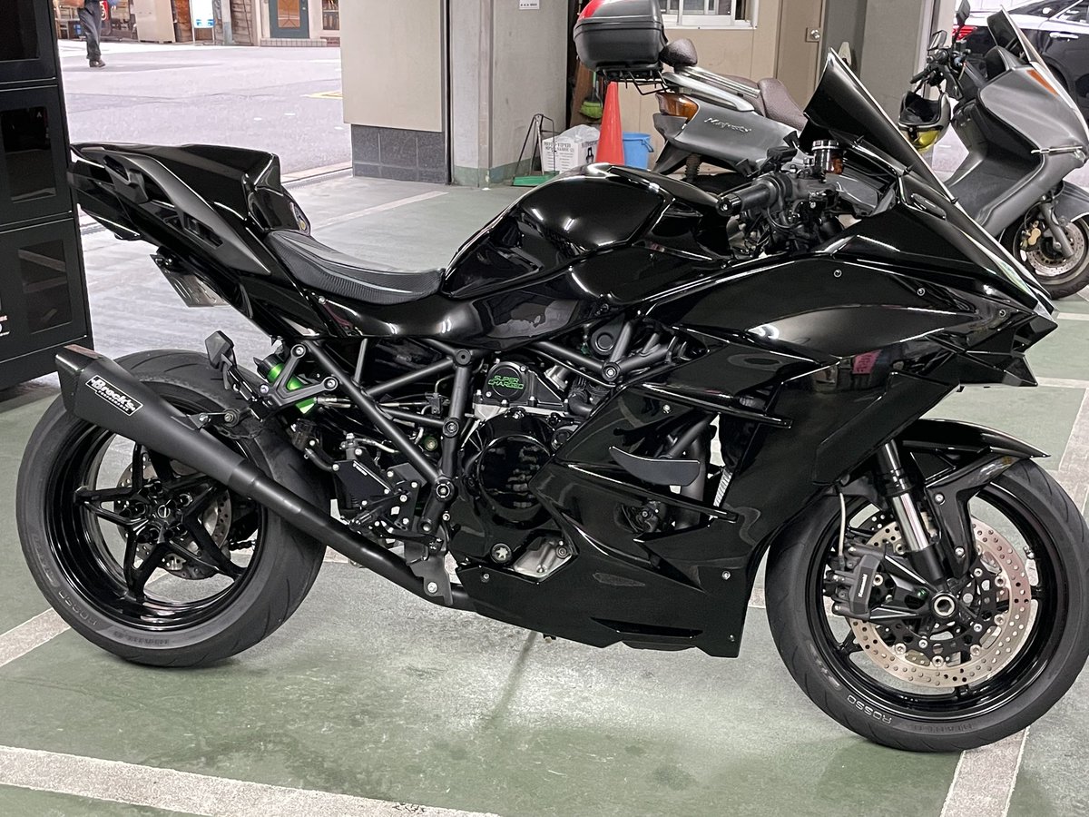 マフラーでスタイルは大分大きく変わる
車体の美とはバランス