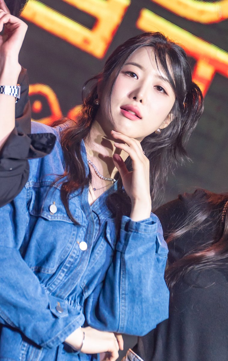 250414 뮤지컬 하트셉수트 콘서트 낮 포토타임

🍑•3•🍑                                       ✨️👑✨️

#주다온