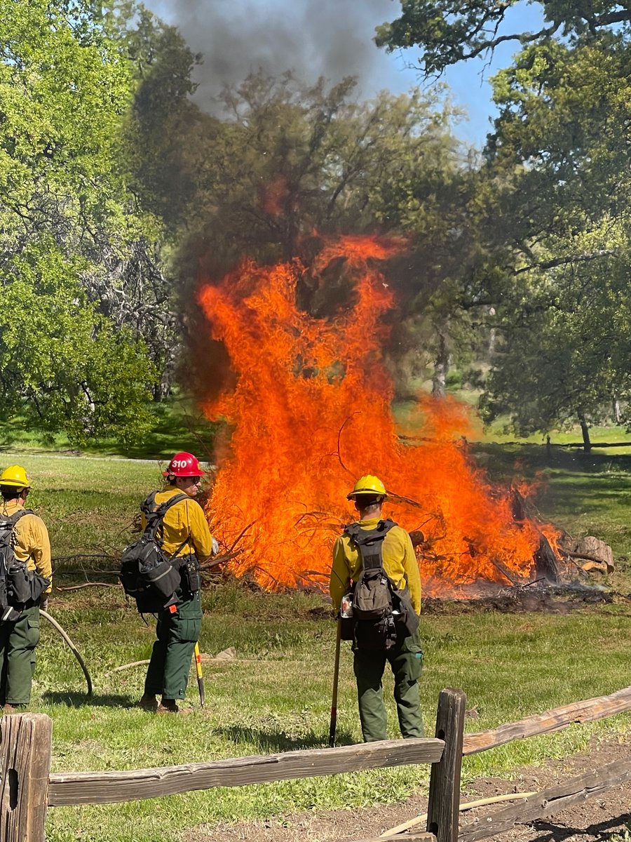Angeles_NF's tweet image. #SmokeAdvisory
From 4/15-4/17, foothill and mountain communities may see smoke from a prescribed fire (planned fire) in the Mt Baldy area of the #angelesnationalforest.
