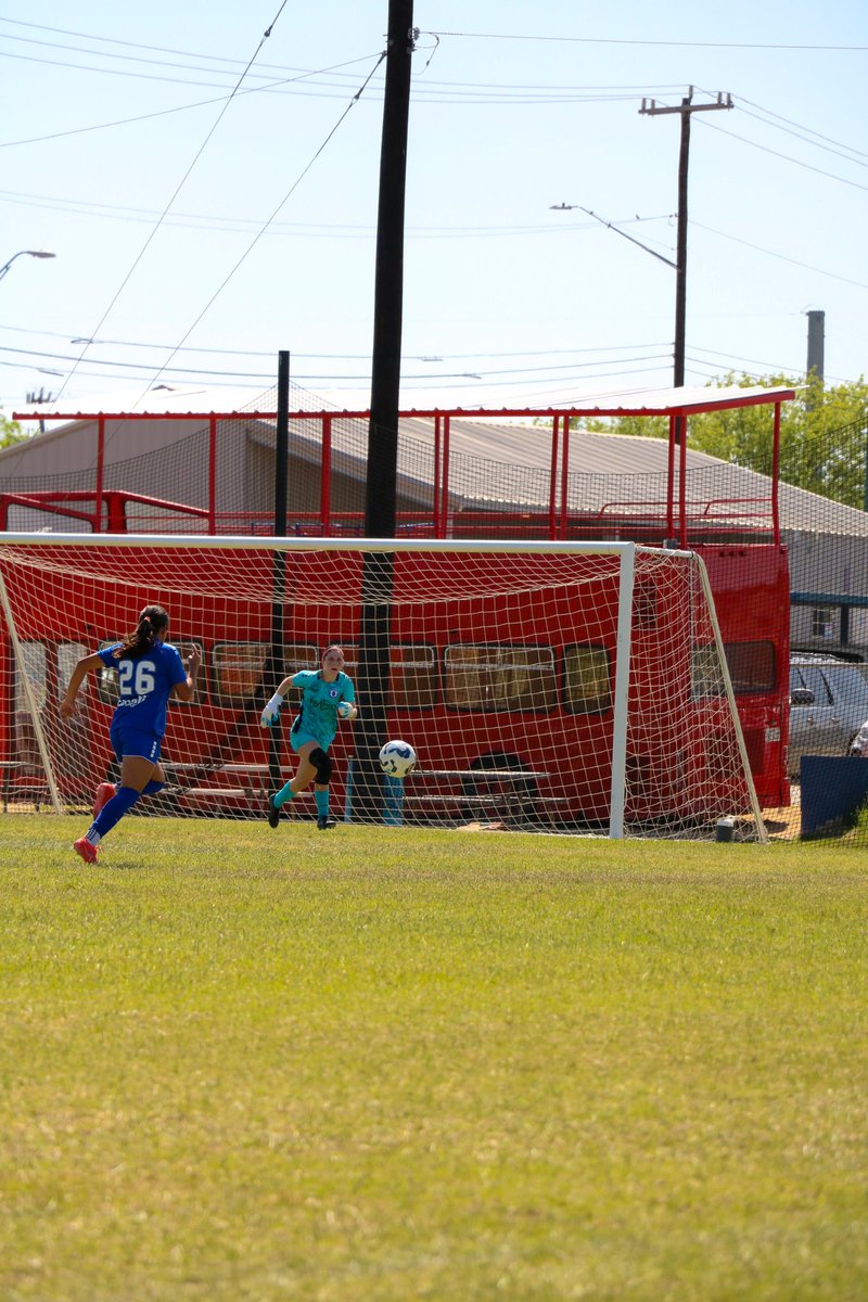AddisonDehoyos's tweet photo. First game back to Club! Unfortunately to have tied, but always a plus when you contribute, Had one goal yesterday. Came back from a 0-2 score and tied it 2-2 to get the point. Not the ideal result but you take what you get and come back stronger https://t.co/cH9IviOXHH