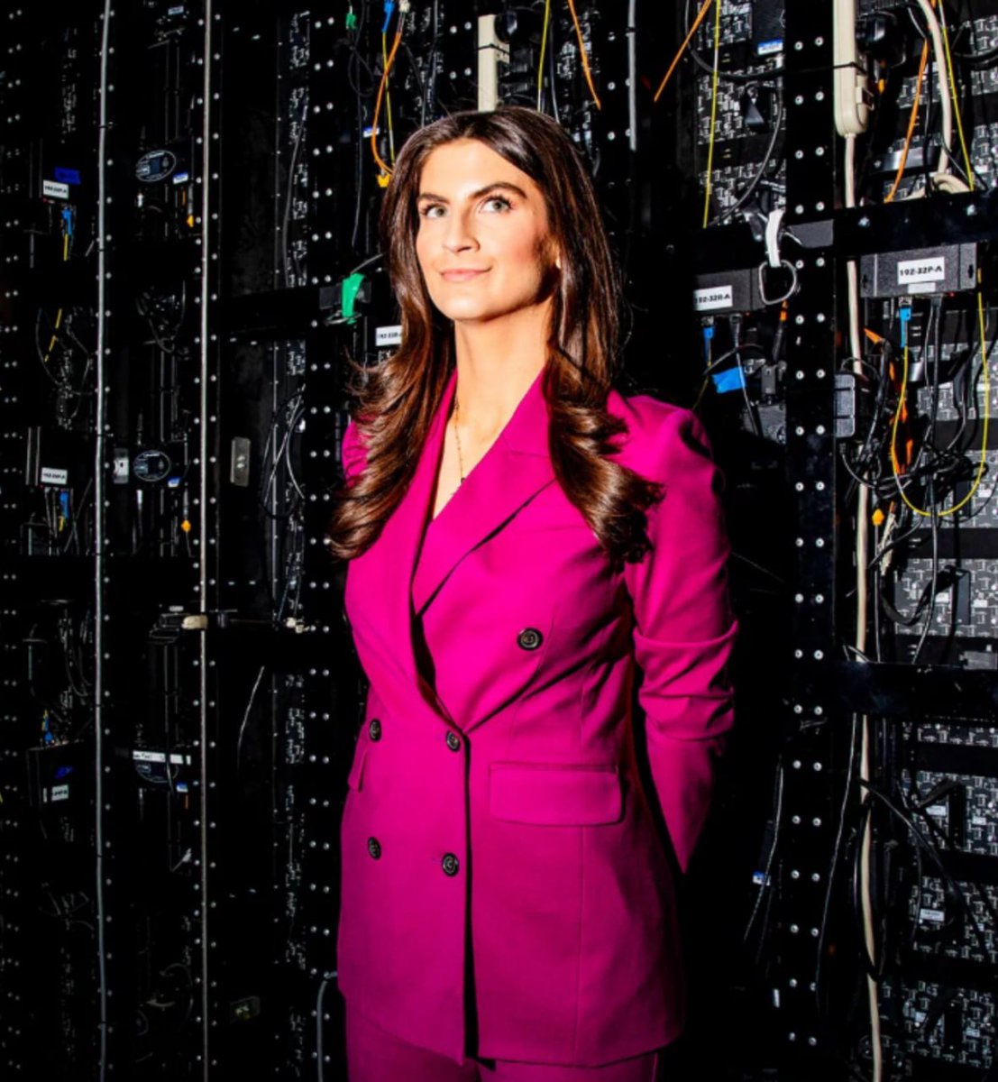 Raise your hand✋🏻 if you think CNN’s Kaitlan Collins Press Pass should be REVOKED after today