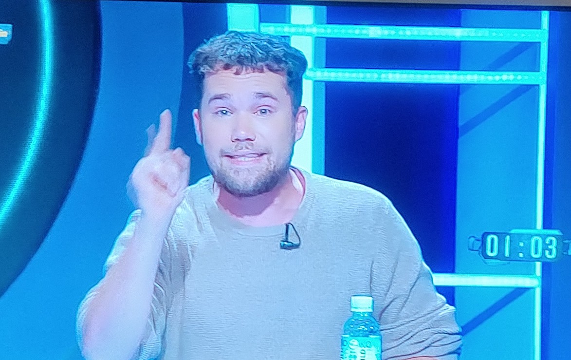 Quien más piensa que Comunistas extremistas, como este infeliz de Dauno Totoro, son parte de la inseguridad y riesgo para Chile??... Los leo...