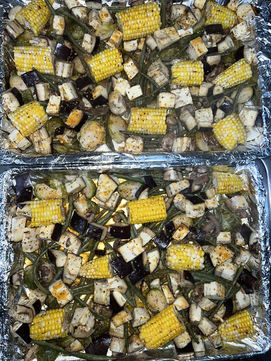 EricaLynn1549's tweet photo. #brazilian #steakhouse #airfried #chicken #sweetvidalia #onion #poppyseed #veggies #vegetables #mushrooms #corn #cornonthecob #brusselssprouts #stringbeans #eggplant #dinner #mealprep #healthymeals #healthyliving 🍗🍄‍🟫🌽🫛🍆
@V_Embo https://t.co/T3caZZTjI3