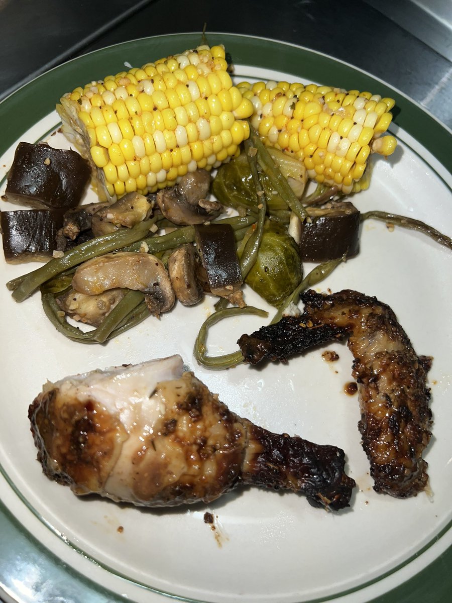 EricaLynn1549's tweet photo. #brazilian #steakhouse #airfried #chicken #sweetvidalia #onion #poppyseed #veggies #vegetables #mushrooms #corn #cornonthecob #brusselssprouts #stringbeans #eggplant #dinner #mealprep #healthymeals #healthyliving 🍗🍄‍🟫🌽🫛🍆
@V_Embo https://t.co/T3caZZTjI3