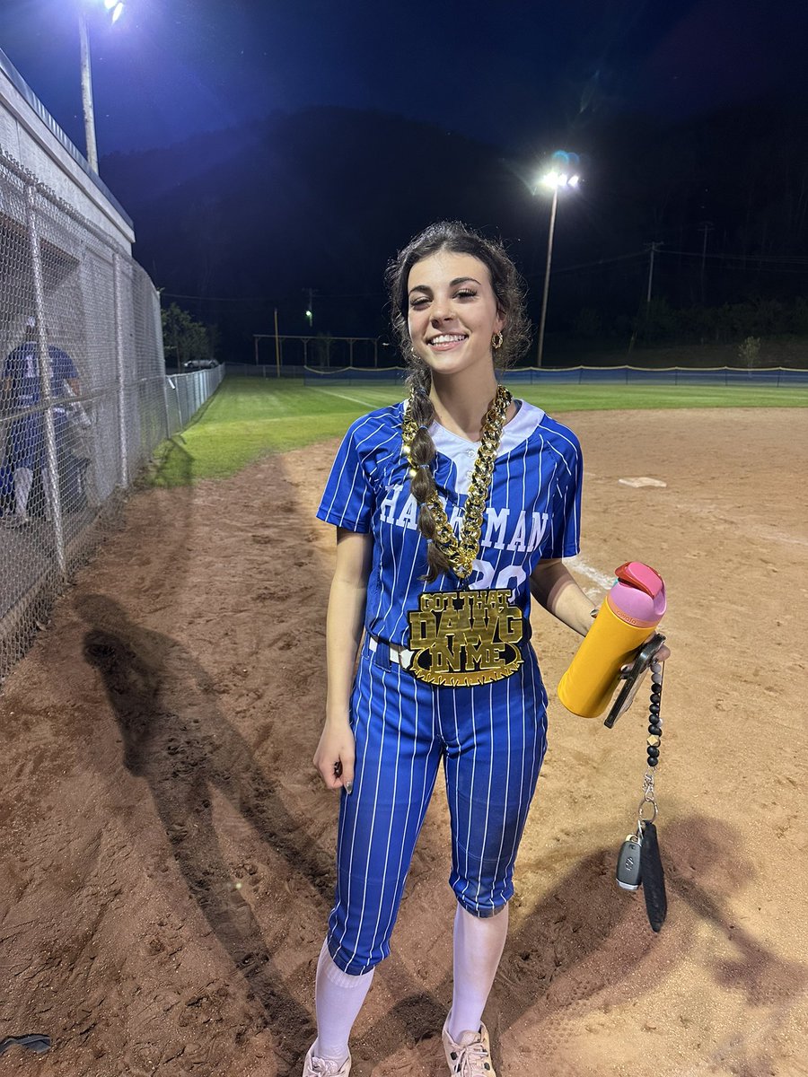 HighHarriman's tweet photo. Three dawgs in the game tonight and one home run hitter!!! https://t.co/P8YbcZ53Hr