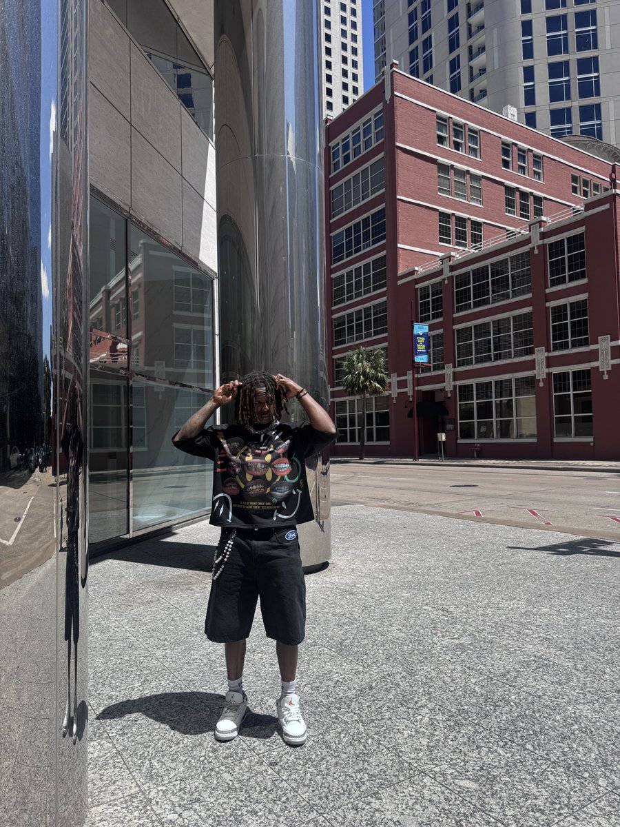 hypemanbrandon's tweet photo. Houston was amazing https://t.co/hhXz3lfD5g