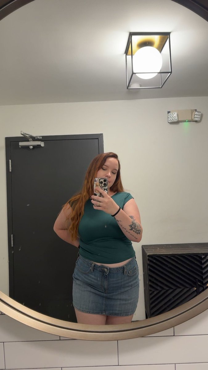 chloealex18's tweet photo. hey y’alllllllllllll https://t.co/MxiJgEPqo2