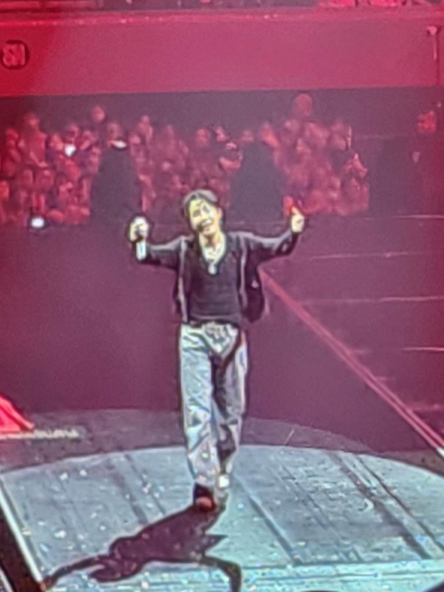 marijeesan's tweet photo. @bts_bighit Thanks so much Hobi. I am so happy! I had a great time on HOTS, you made me jump and dance again. Your energy and passion is inspiring. Indeed, your my HOPE, JHOPE. Take care and will wait for you and #OT7 here in Manila again Borahae. https://t.co/ETy9MBrY9k