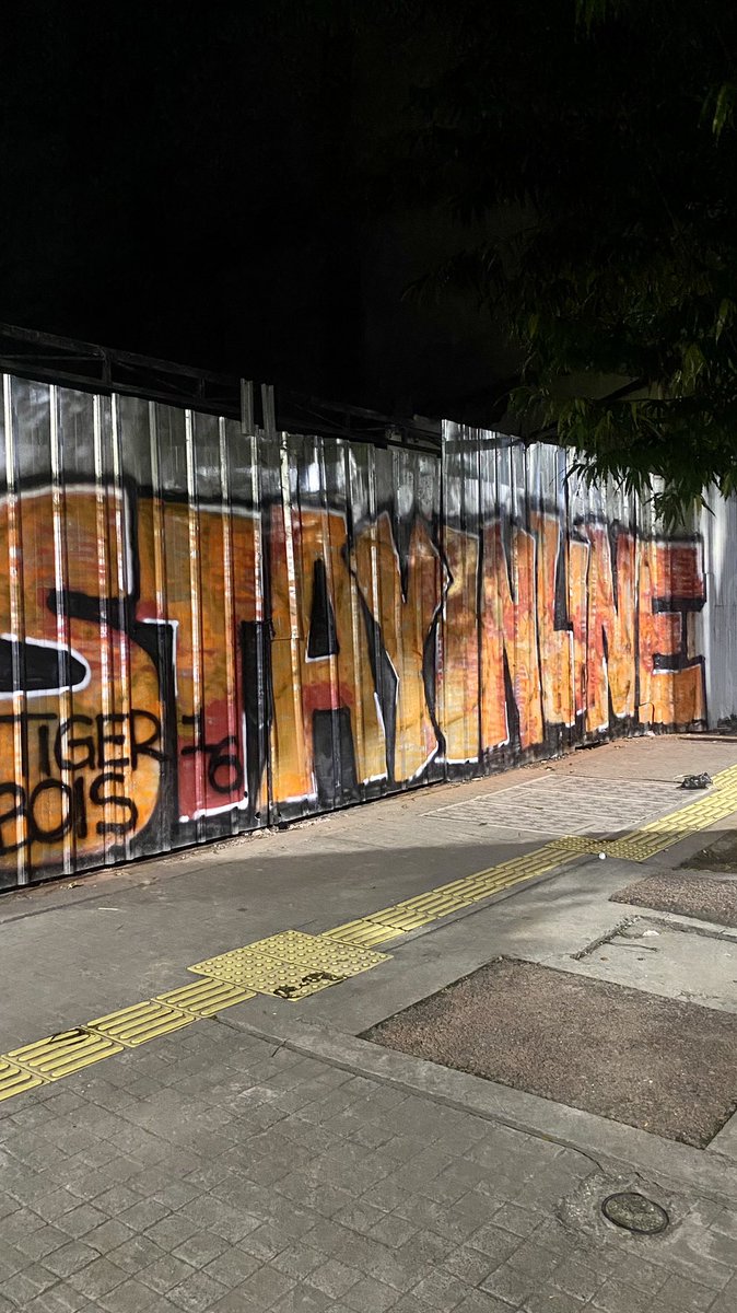 STAY IN LINE bukan tentang menjaga pertemanan dengan supporter tertentu. STAY IN LINE adalah tentang tetap berada di jalur yang sudah kita yakini bersama sejak dulu.