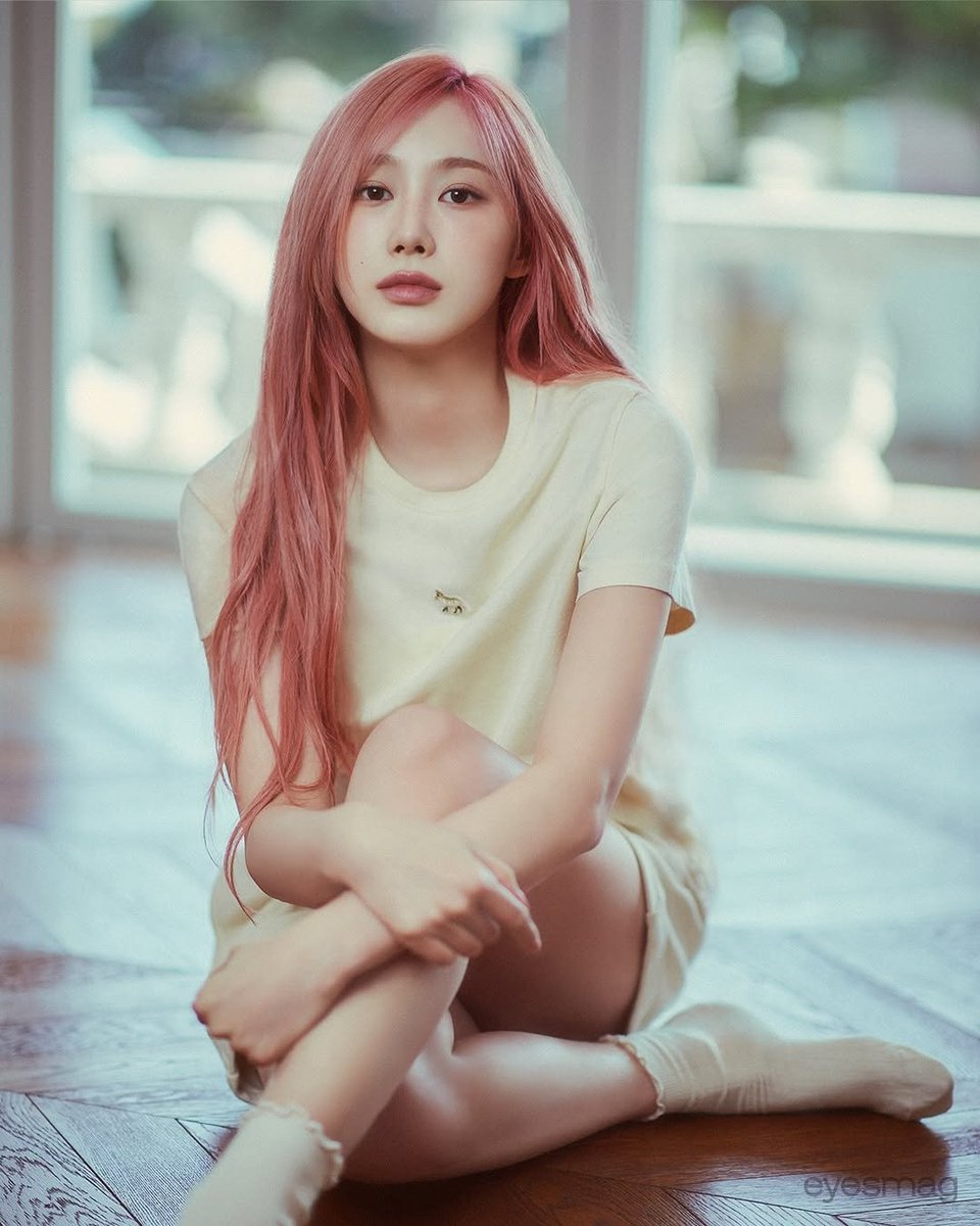 aeriminded's tweet photo. #GISELLE for Maison Kitsuné https://t.co/0eVzmKBrWb