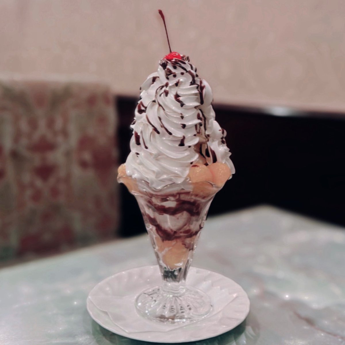 チョコレートパフェのキングサイズ 〜 今回、珈琲王城の『王』から