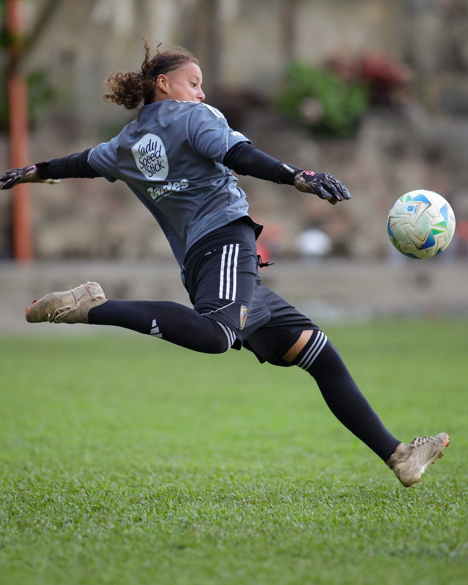 FemeninoFVF's tweet photo. Un día más 🙅‍♀️

#VinotintoSub17Femenina #SiempreVinotinto 🇻🇪 https://t.co/xhVnrsDoX7
