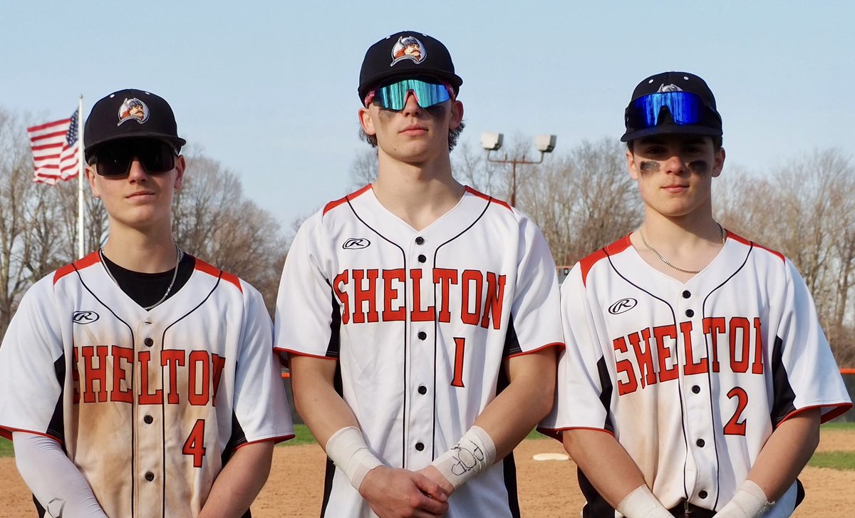 scottgura6's tweet photo. I’ve been extremely blessed to coach many talented players over the years & 3 great captains this year are leading the way to 2️⃣0️⃣1️⃣ & beyond #ctbase #RollGaels THANK YOU GAELS FAMILY 🟠⚫️⚾️ @SCCcommissioner https://t.co/FN5cBCeSEO