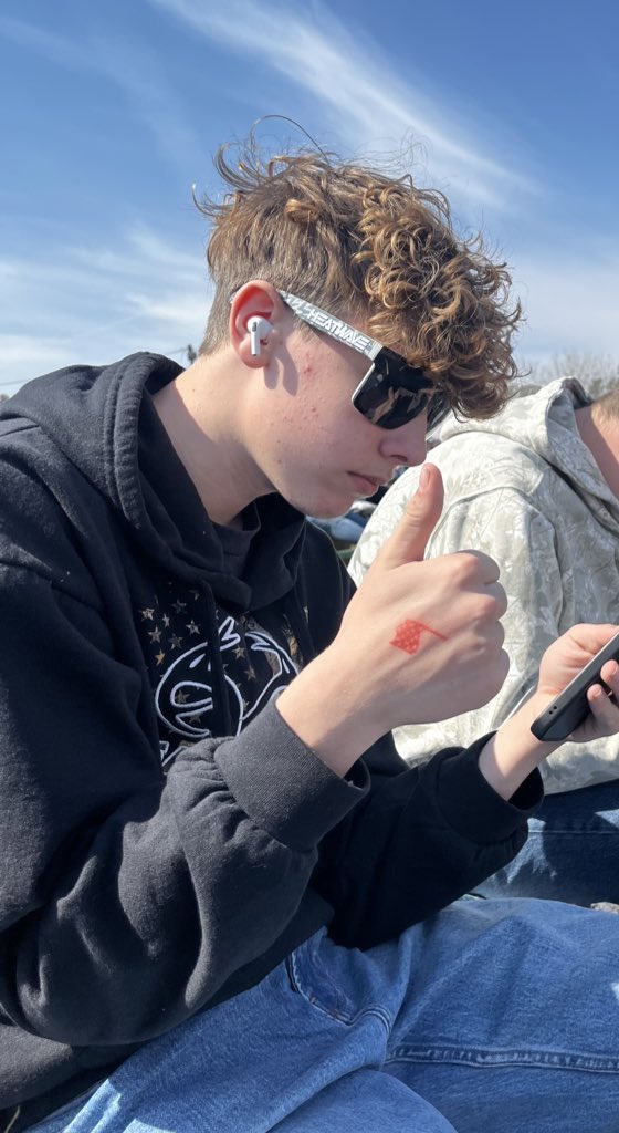 megan nilson tweet media