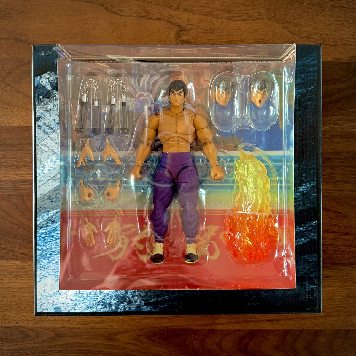 VeebsToys's tweet image. Another fine evening enjoying the unboxing of another #streetfighter banger from @JadaClub - the #wondercon Fei Long. Love the new expressions and nunchucks with this one. Plus the purple pants a lighter so they stand out from the standard black. Hope to find blue Guile next.