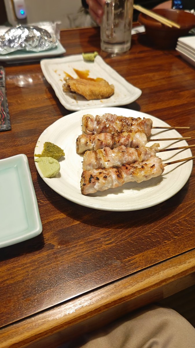 先週末は職場の歓迎会
という口実の飲み会

隣の課から移動してきただけで目新しくもないが、飲む口実をくれてありがとう！！

#歓迎会
#焼き鳥