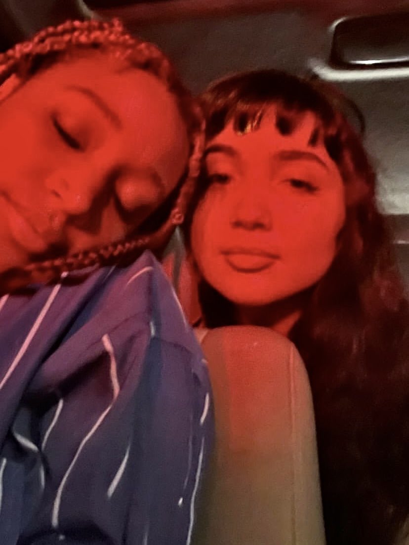 rowansarchivex's tweet photo. same duo different font <3 #amandlastenberg #rowanblanchard #taylorrussell #alexademie https://t.co/5IZd5u190I