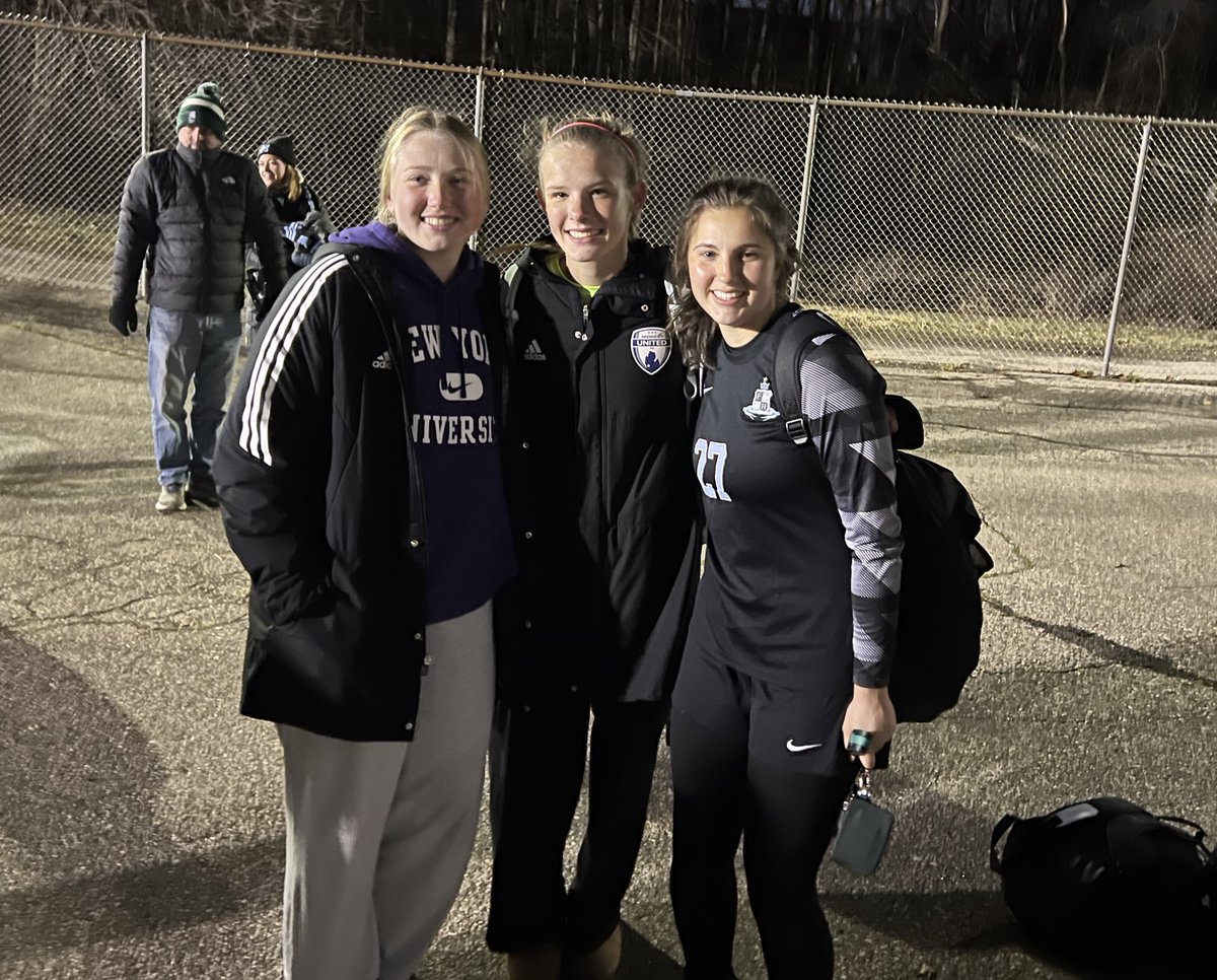 Sydney22Gold26's tweet photo. Happy goalkeeper day!!  I’m lucky to have so many wonderful GK coaches and fellow GK in my life.  We are truly GK Nation.  #goalkeepersday #keeperunion https://t.co/WKECXVFw9m