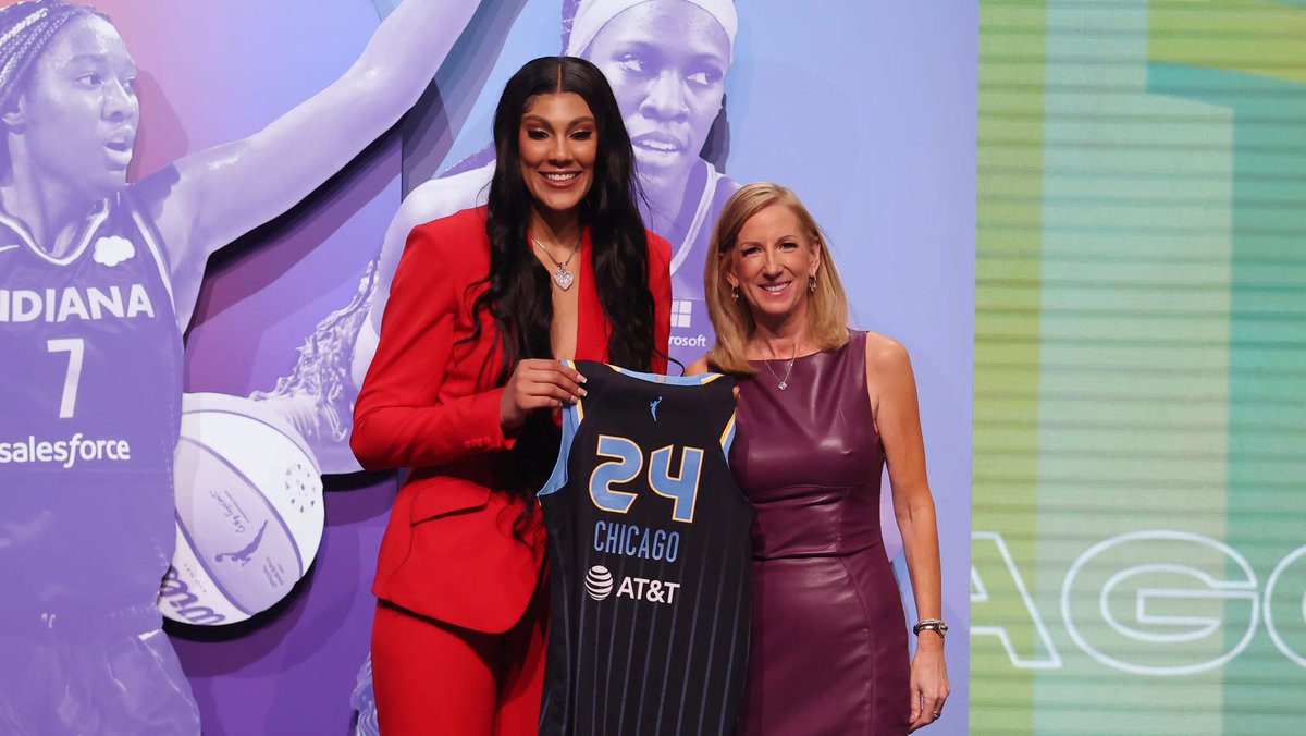 GamecocksPlsWin's tweet photo. The last 4 WNBA Drafts (2022-25) South Carolina has had 10 players drafted!

2022

Destanni Henderson

2023

Aliyah Boston
Zia Cooke 
Laeticia Amihere
Brea Beal
Victaria Saxton

2024

Kamilla Cardoso

2025

Te-Hina Paopao
Sania Feagin
Bree Hall

Most by any program over the years https://t.co/DXXvBLmCsE