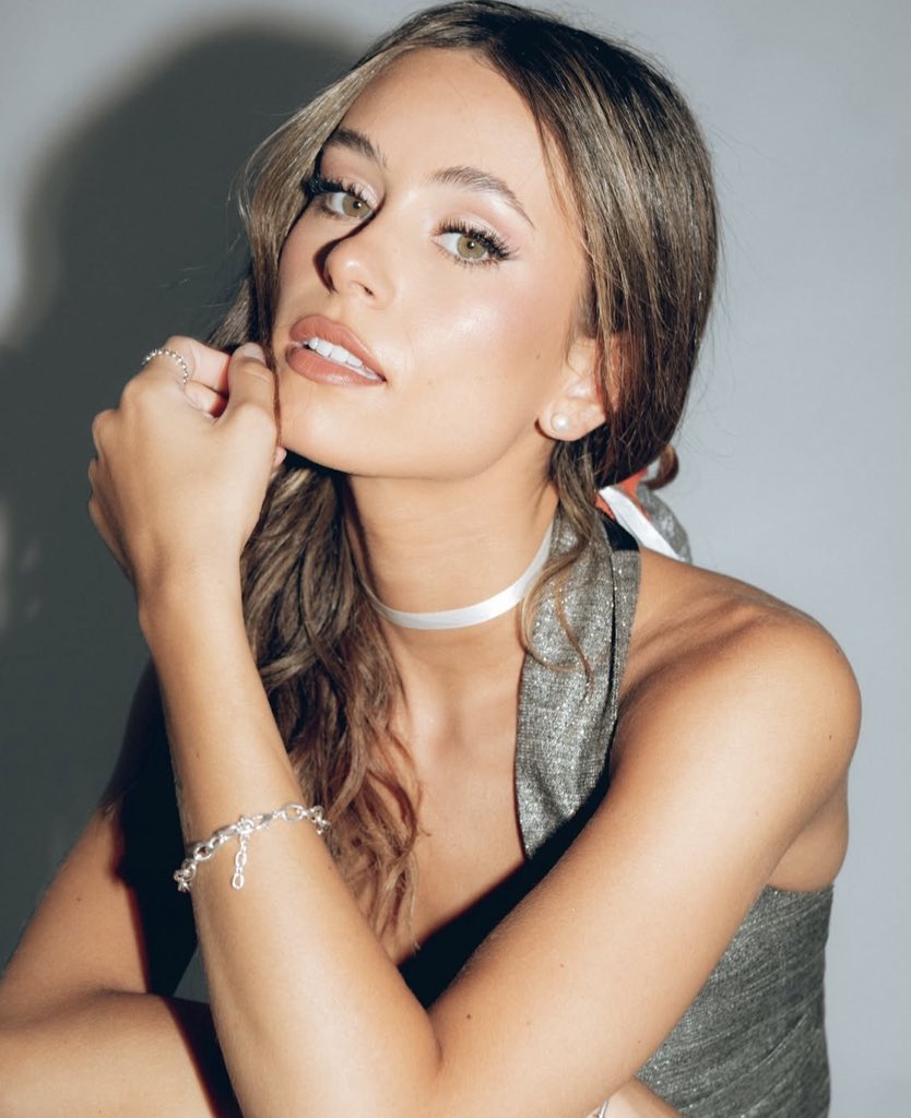 KristinaFox__'s tweet photo. Sección de Fotos https://t.co/5SXCkCSMi6