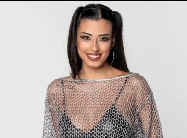 COMOMIAMORR's tweet photo. GABRIELA Y LUZ 

A QUIÉN BANCAS?

❤️ GABRIELA 
🔄 LUZ 

#GranHermano https://t.co/Ae5YkLijAG