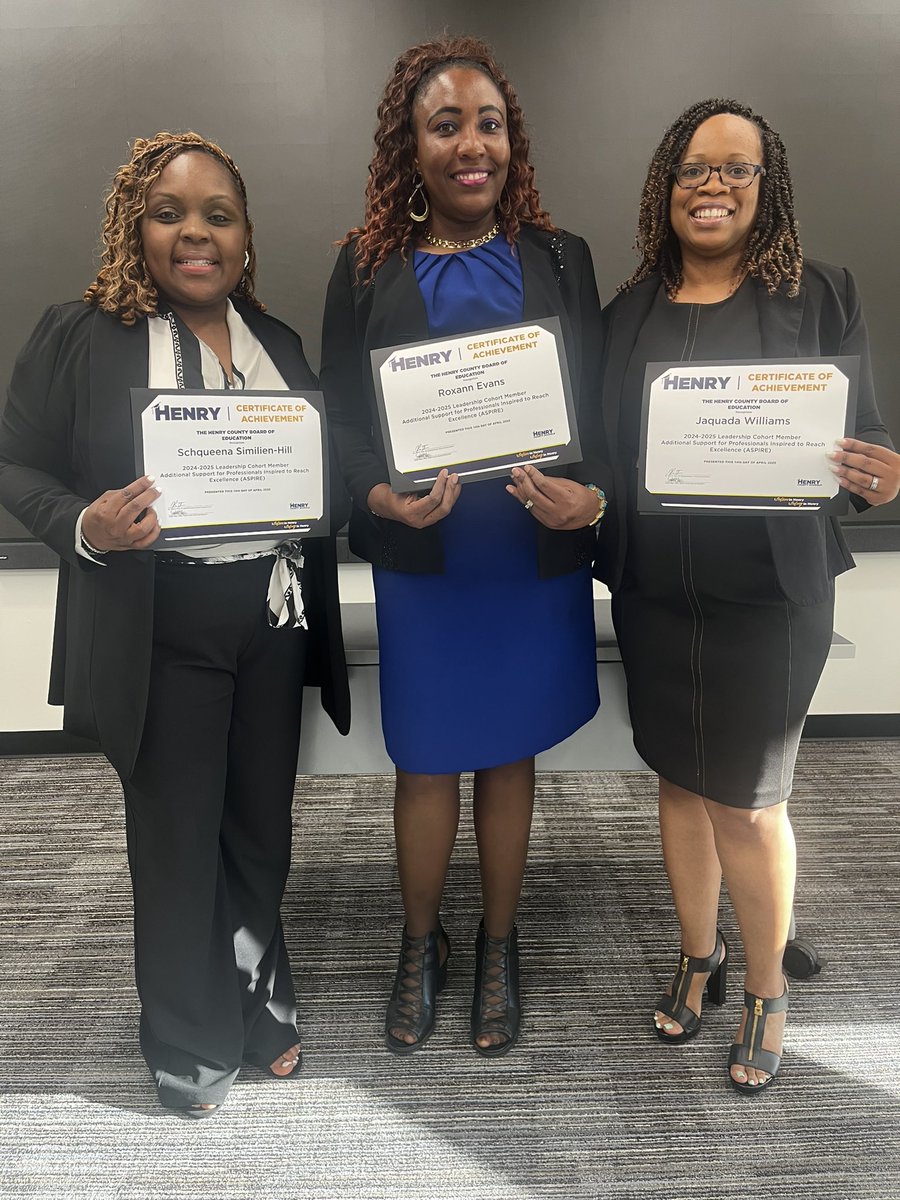 Thankful for these two ladies! We embarked on this ASPIRE journey together and the connections and collaboration was dynamic! <a href="/SimilienHill_/">𝓠𝓾𝓮𝓮𝓷𝓪 𝓢𝓲𝓶𝓲𝓵𝓲𝓮𝓷-𝓗𝓲𝓵𝓵</a>  and <a href="/RoxannEvan46848/">Roxann Evans</a> you’re the best! Thankful for our friendships!
