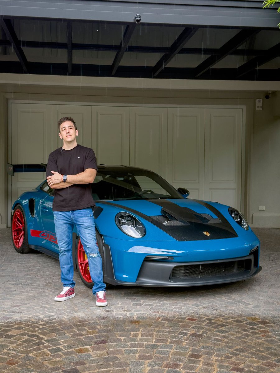 lucasgerber_'s tweet photo. Porsche 911 GT3 RS 992: La ultima generación del GT3 RS

Ya de auto legal para la calle no le queda mucho, este GT3 RS 992 está listo para correr.

Video completo en mi perfil de insta/tiktok/youtube

#porsche #porsche911 #gt3rs #porsche911gt3rs #911gt3rs #carreras #gt3 #gt3rs https://t.co/3EE3IAXjll