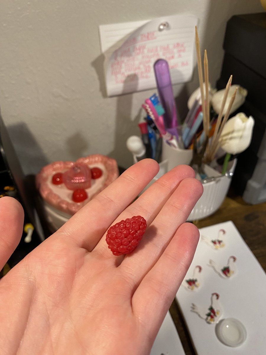 kyaabaird's tweet image. Okay I did THAT
Polymer clay raspberry!!