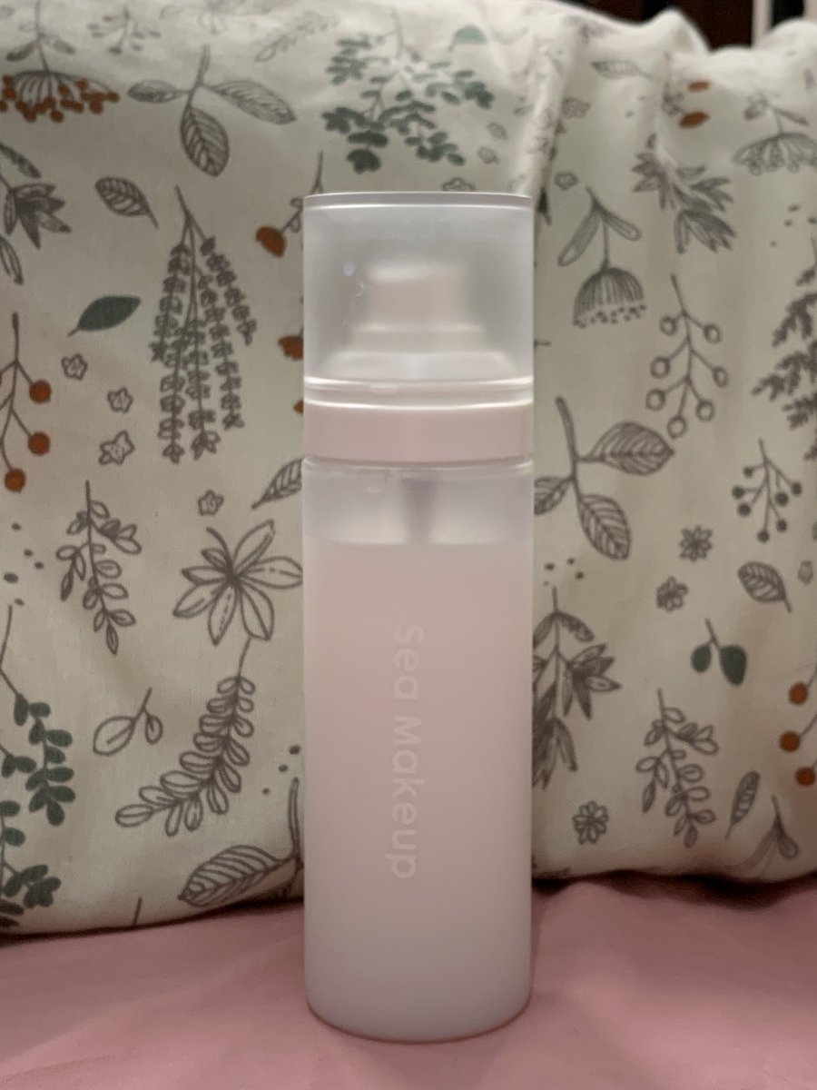 zeuzebu's tweet photo. guys ini aku ada skincare yg masih baru beli, cuss angkutt yang minattt harga murah ajaa, nego harga bolehh langsung dm aja 🧏🏻‍♀️☝🏻

- benings paket acne : 250k (dari klinik nya langsung masih baru, fw nya udah pernah sekali di pake) 
- setting spray sea makeup : 35k

📍Bandung https://t.co/zxJHZ9wdbc