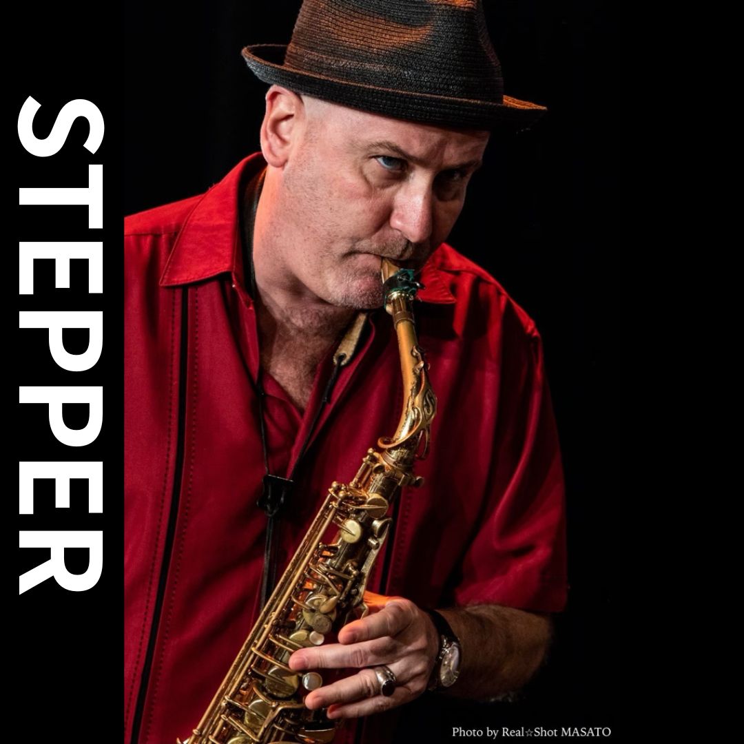 yalowTERU's tweet image. ジョニー・オズボーンと一緒に来日する
STEPPERの物語は80年代のパリで始まります
U-ロイやホレス・アンディ、ジョニー・オズボーン「Right right time」をプロデュース
スライ＆ロビー率いる伝説のタクシーギャングが正式メンバーとして採用！
日本のバンドとのスペシャルセッションをお楽しみに！！