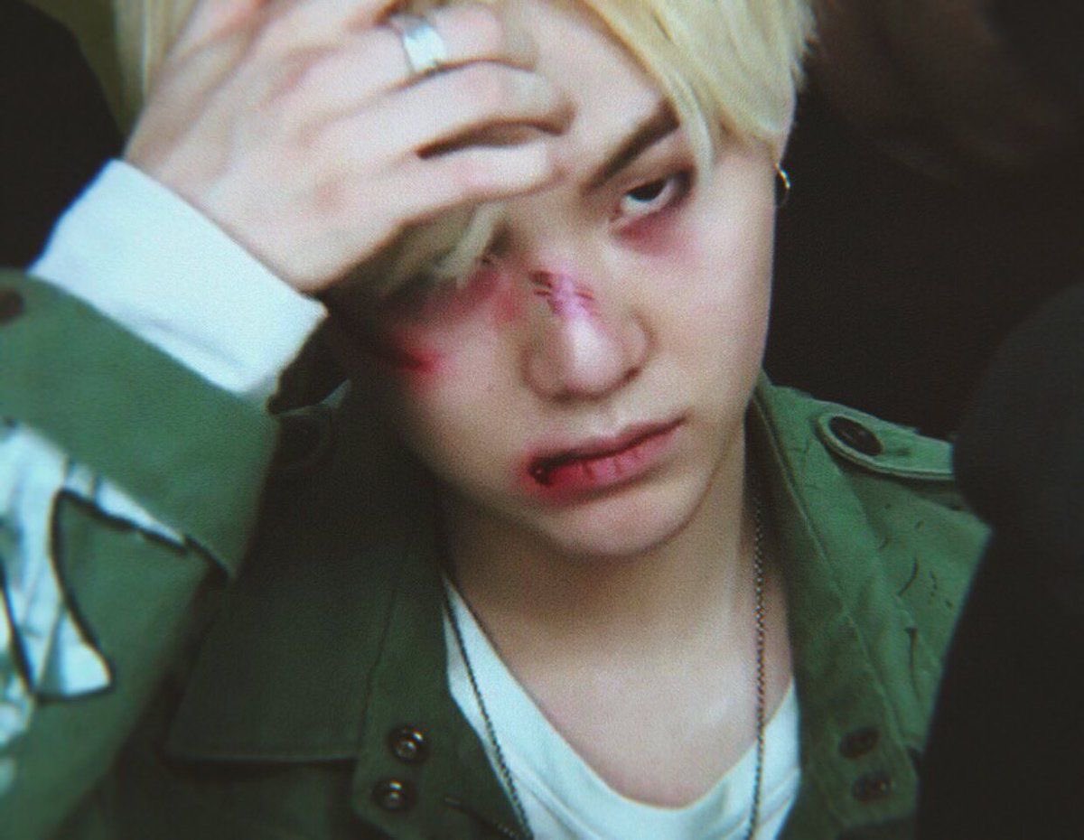 hoyuelos32's tweet image. and if you go, i wanna go with you 
(🐱🐰)

jk es acosado en la escuela por su sexualidad; yg se involucra y termina siendo golpeado en su lugar.

#kookgi #drabble