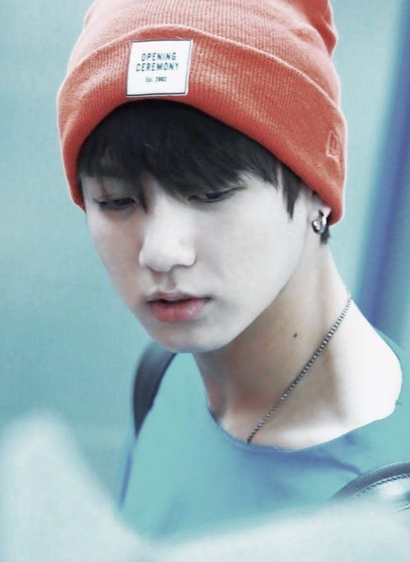 hoyuelos32's tweet image. and if you go, i wanna go with you 
(🐱🐰)

jk es acosado en la escuela por su sexualidad; yg se involucra y termina siendo golpeado en su lugar.

#kookgi #drabble