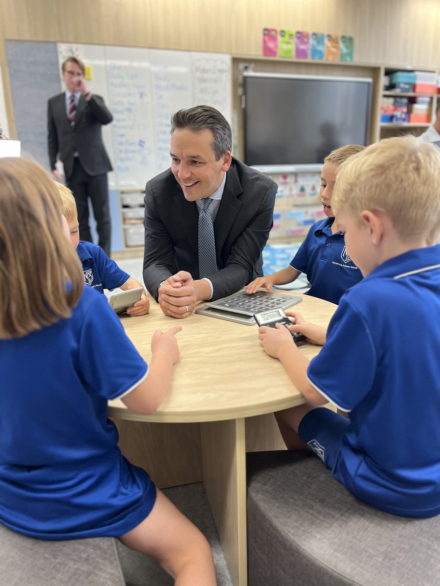 $1.3 billion.

That’s how much extra funding will go to public schools over the next 10 years under the new schools agreement. 

And every cent will be spent to give students the education they need. 

One of the first areas we’re prioritising is maths. 

More support for