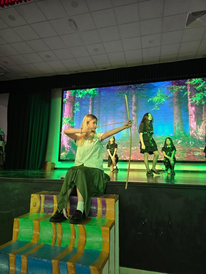 BVISHanoi's tweet image. 🌟 Get ready for an unforgettable evening!
🪄 A Midsummer Night’s Dream takes the stage at BVIS Hanoi — a magical mix of laughter, talent & theatre.
🎭 Tomorrow | 5:30 PM | Free Entry
📍 Secondary Auditorium
#BVISLiveTheatre #MagicAndMischief