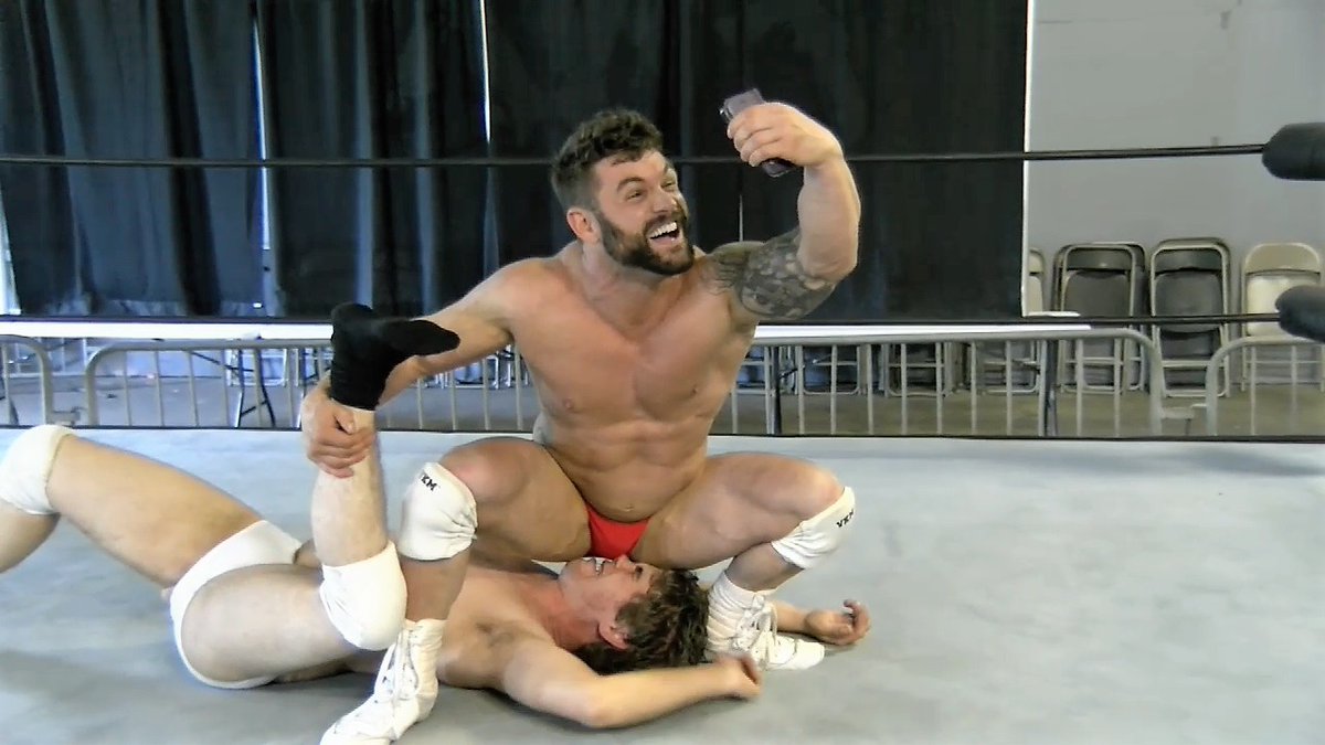 cpt_xtra's tweet photo. Some unique crotch to face pins
#wrestlingjobber https://t.co/EqzWWgkrq1