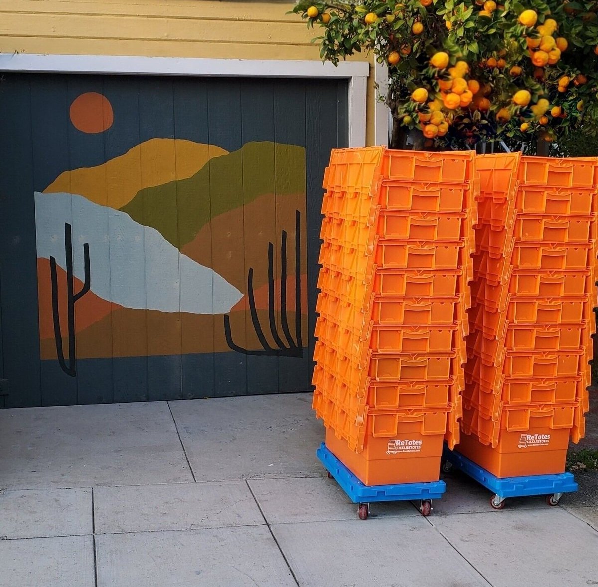 ReTotes's tweet image. Desert vibes, citrus skies, &amp;amp; lots of orange! 🧡 🍊ReTotes is your go-to for reusable moving boxes in the Bay Area - delivered straight to your door for a stress-free, zero-waste move. ReTotes makes sustainable moving easy, affordable, &amp;amp; planet-friendly. 🌱🧡