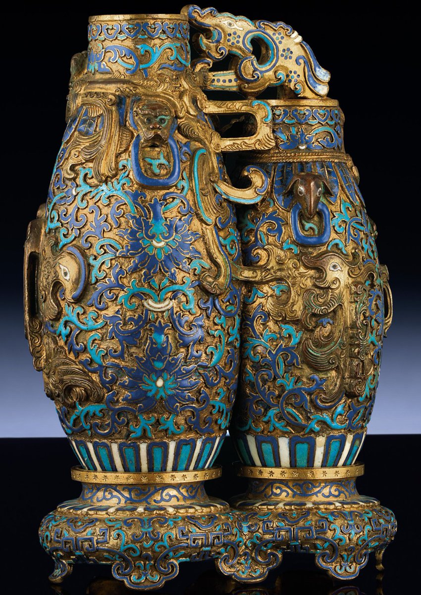 It's time to show you my progress on the third asset of my BMW Project👋🏼

It's a double vase Bingwu, such a great suit of blue and gold with a lot of ornement to do !😅 #WIP

x.com/GuillianYtb/st…