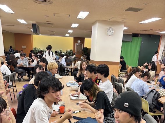 【参加団体紹介】

AmigoAmiga▶︎<a href="/AmigoAmigaNext/">AmigoAmiga軽音楽愛好会</a> 

🌷１２４教室

Q.団体の魅力を教えてください！
💬アットホーム！個性豊か！どんな音楽もできる！

#春から青学 #春からAGU #青学 #ARF2025 #青学軽音 #春から青学軽音 #新歓 #青学新歓