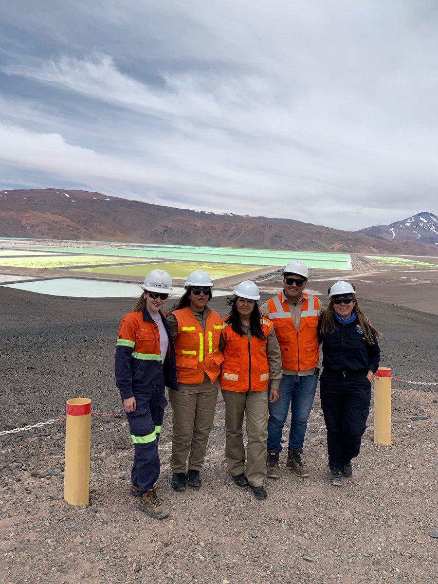 zijinliex's tweet photo. FUTURAS PROFESIONALES DE LA MINERÍA VISITARON EL PROYECTO 3Q
Recibimos la visita de las pasantes del Centro de Control Minero Ambiental (CCMA) de Fiambalá, quienes recorrieron el campamento y el salar del Proyecto 3Q.
#liex #zijin #catamarca #minera https://t.co/NcgWuI5sSj