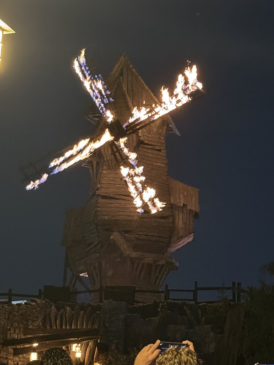 VictoriousB_88's tweet photo. #EpicUniverse @UniversalORL 🥹🥰 https://t.co/smS05SL0Qm