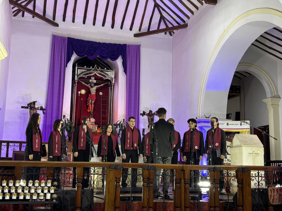 ictpcultural's tweet image. En este momento, el Santuario del Señor del Humilladero vibra con las voces del Ensamble Vocal Leo, Artium, el Coro Profesional de Lara y Mezzos en un gran concierto de apertura que eleva el alma y llena de emoción esta noche especial.🎼
#ICTP2025 #SemanaSanta