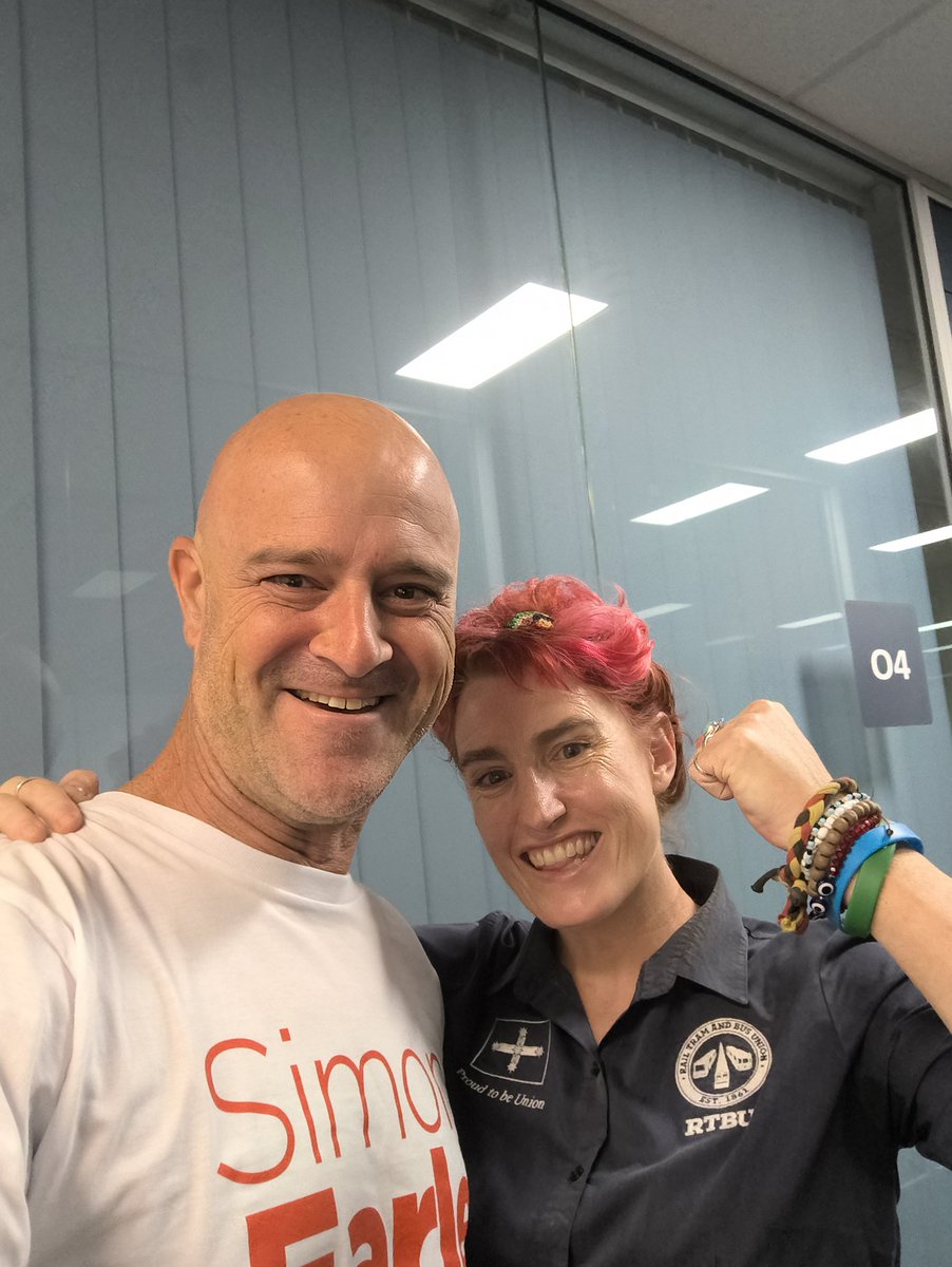 SimonEarleLabor's tweet photo. When I bump into legends like this, it makes my day.
#simonearleforcook @RTBUnion @NSWLabor https://t.co/qnDv1qOYuJ
