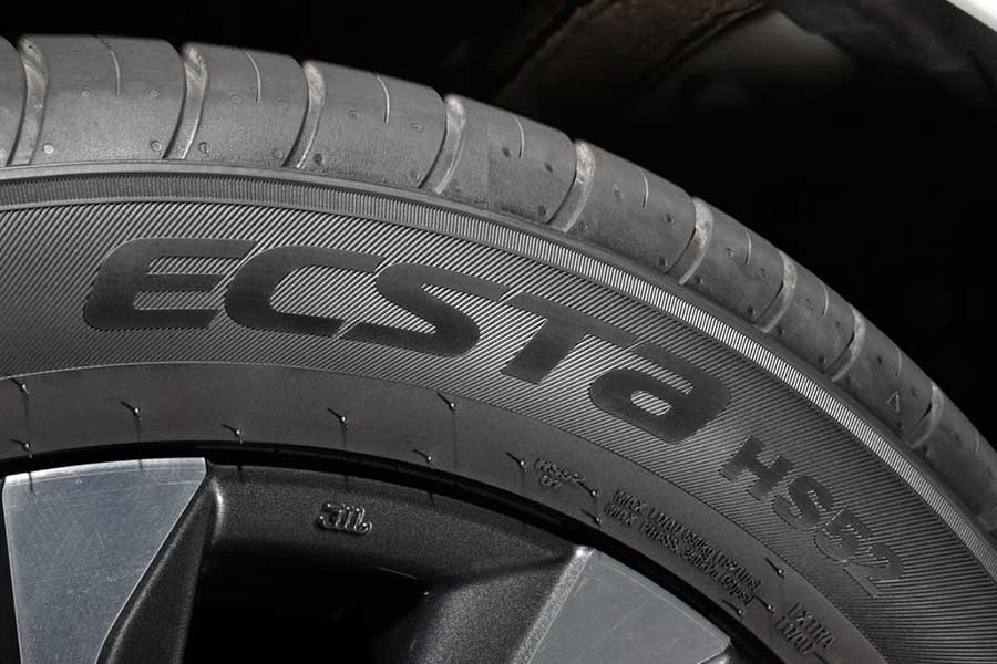 kuruma_newsjp's tweet photo. ミニバンの走りとは思えない! クムホタイヤ「ECSTA(エクスタ) HS52」なら桜咲く初春のドライブも楽しく・安全に満喫できる!
https://t.co/YxklNpz6Fu
#クムホ #ECSTA #ミニバン #タイヤ交換 #ヴォクシー #くるまのニュース #PR https://t.co/wWivRzTmxh
