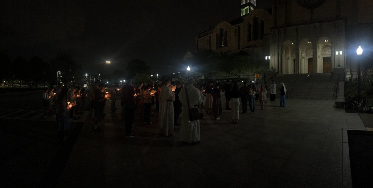CathUMinistry's tweet photo. Monday of Holy Week: @CatholicUniv Candlelit Stations of the Cross Procession.
#LeadWithLight https://t.co/Nk5mVFl7gH