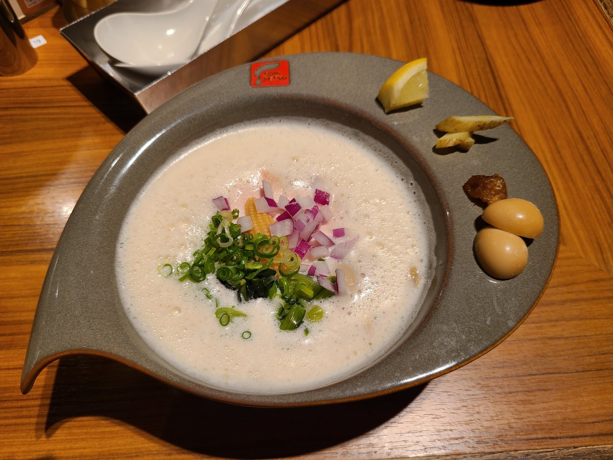 nagamicchan's tweet photo. 鶏白湯依存症なので新百合ヶ丘ミロードのTORISETSUに来てしまいました…。
#川崎の治安のよい方
#TORISETSU
#鶏白湯 https://t.co/Bo1XAFYwRx
