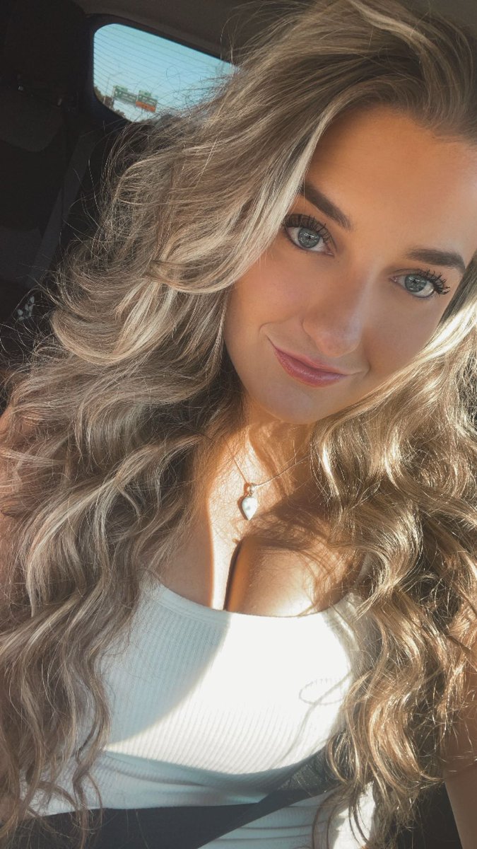 I am literally the most beautiful findom goddess you will ever come across. Pay me accordingly 🥰