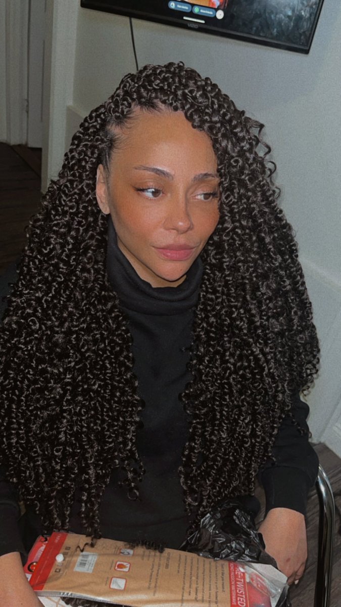 LUVLYBTHO's tweet image. Crochet Passion Twists Done While Co-Hosting In #Shadyville